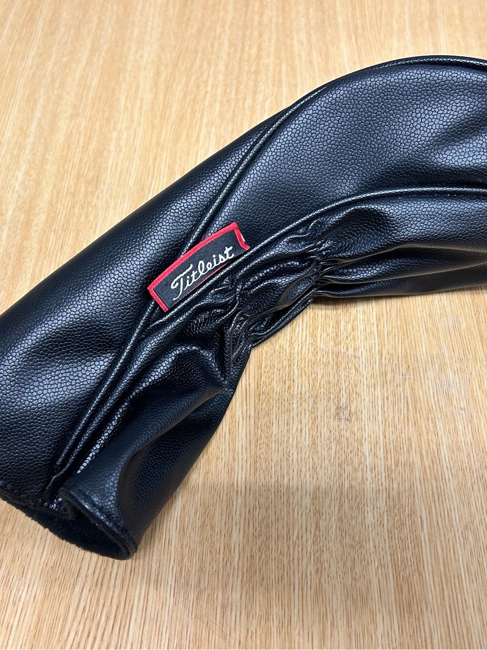 Titleist TSr Driver Head Cover - Picture 2 of 9
